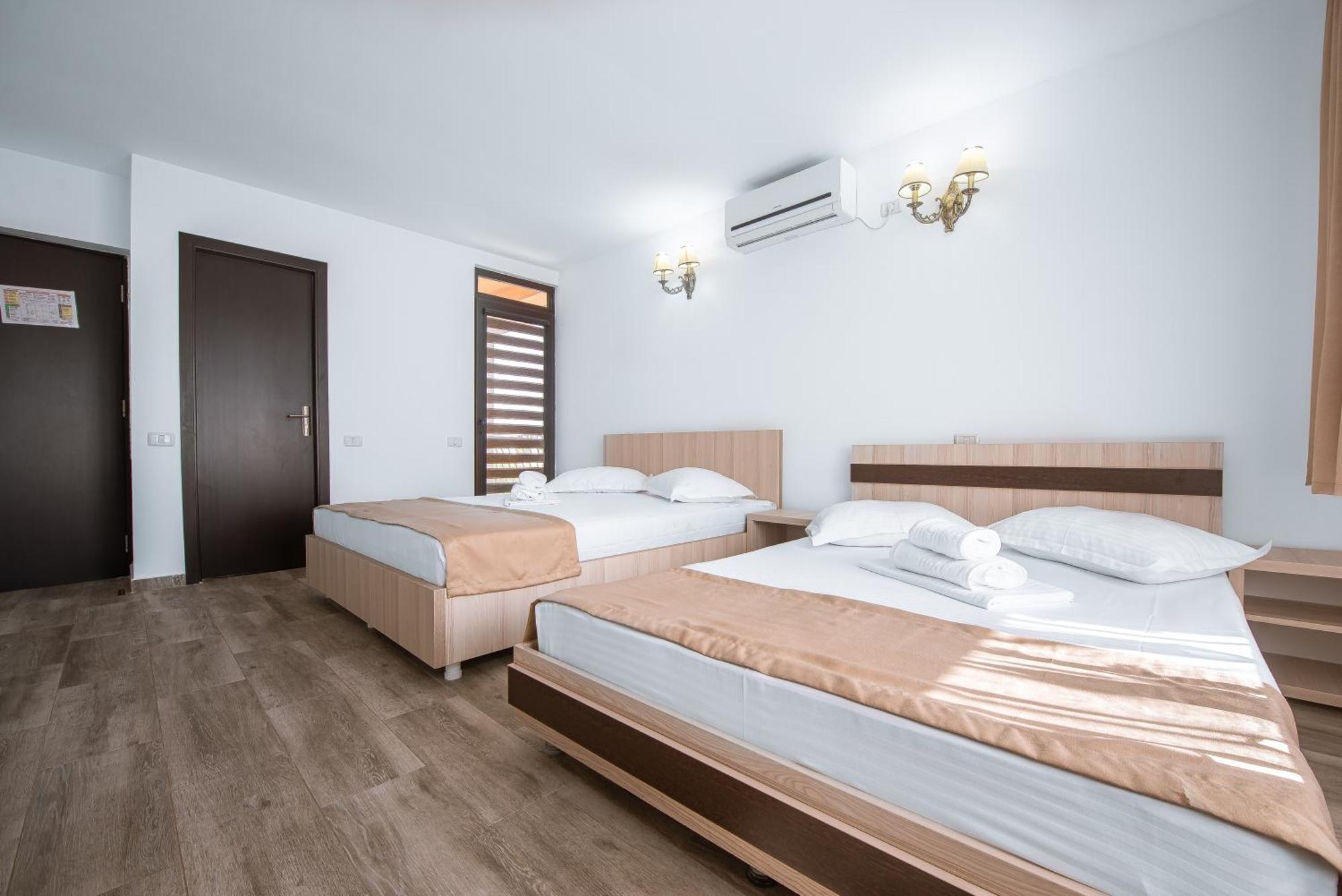 Vila Puky Neptun Ngoại thất bức ảnh