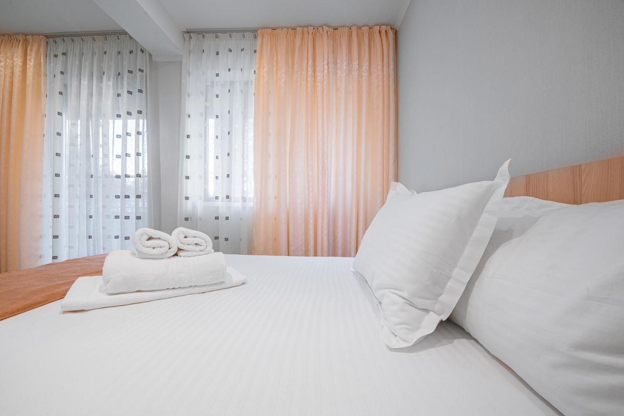 Vila Puky Neptun Ngoại thất bức ảnh